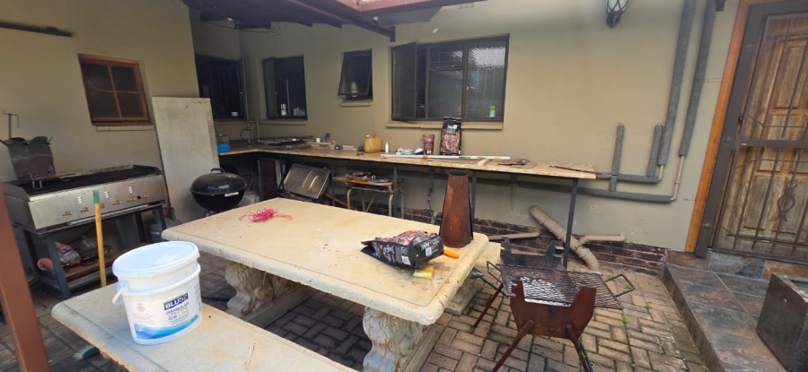 5 Bedroom Property for Sale in Wilkoppies North West